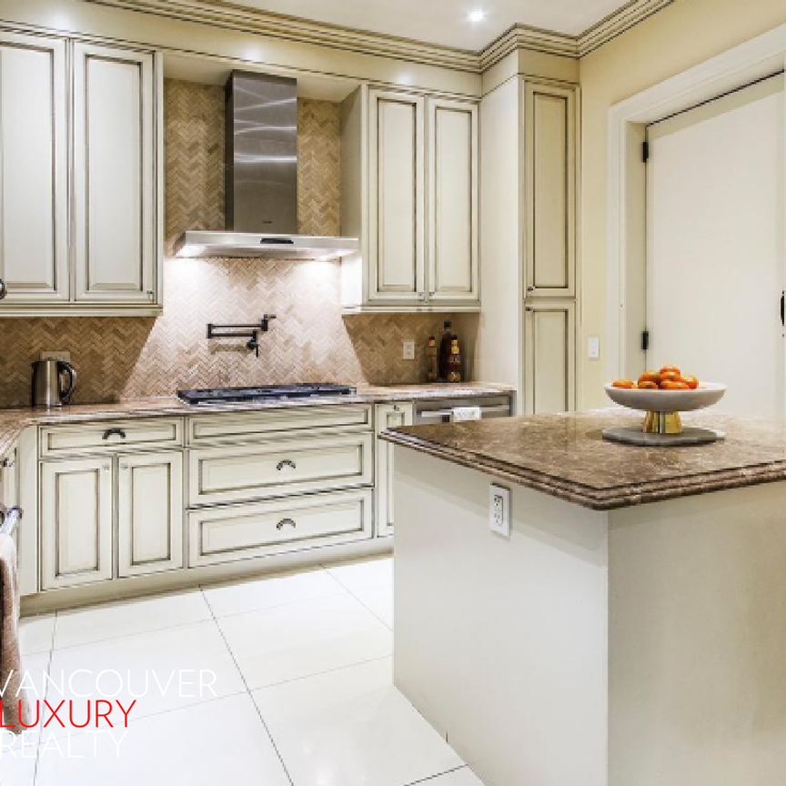 House in Surrey, BC - Photo 1