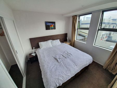 2 Bedroom Apartment in City Center - Photo 4