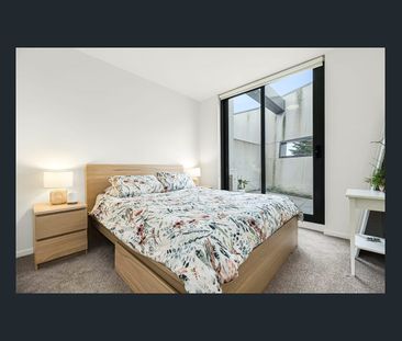 Modern 2-Bedroom Apartment in Prime Box Hill Location - Photo 3