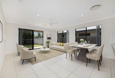 STUNNING MODERN HOME WITH 4 BEDROOMS - Photo 5