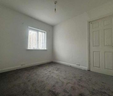 Nelson Avenue, Bilston, WV14 - Photo 3