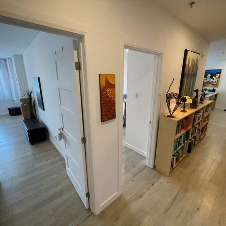 TOUT INCLUS - 4½ 1270 pi2 - 2e ÉTAGE / ASCENSEUR / IMMENSE WALK-IN / 100% BÉTON / THERMOPOMPE - Logement à Granby - Photo 3