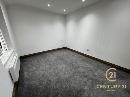 6 bedroom semi-detached house to rent - Photo 4