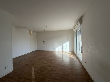 Location Appartement 1 pièce 33m² - Photo 2