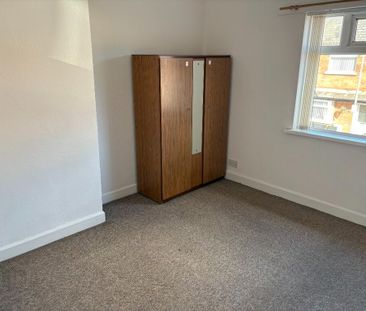 8 Bloomfield Crescent, Belfast, BT5 5AT - Photo 3