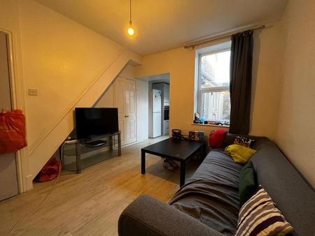 4 bedroom private hall to rent - Photo 2