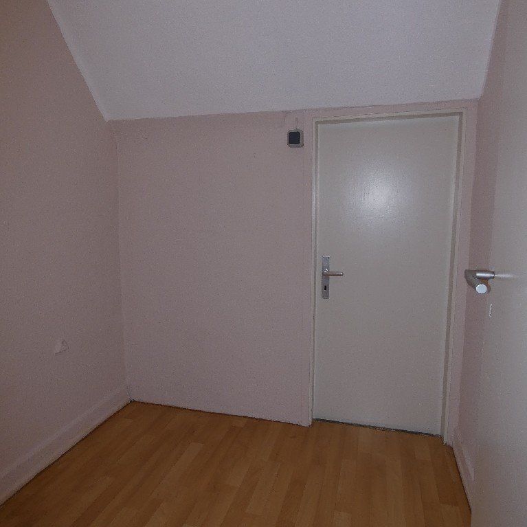 Gemütliche 2-Zimmer-Dachgeschoss-Wohnung in einem gepflegten 3-Familienhaus. - Foto 1