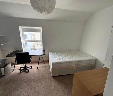 8 bedroom terraced house to rent - Photo 6