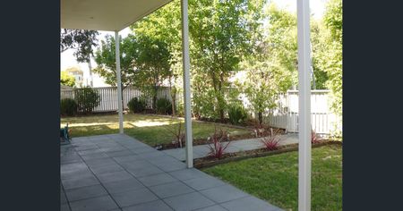 Four bedroom property by the bay - Photo 2