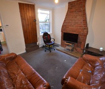 3 Bedroom Terraced House for Rent on Hartley Street - Photo 2