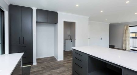 8 Reakes Crescent, Wallaceville - Photo 5