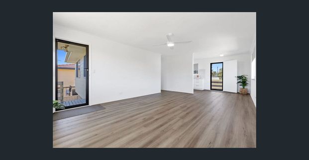 Renovated family home in a sought-after Birkdale pocket - *Rental Increase to $750 from the 12th July 2026 - Photo 1