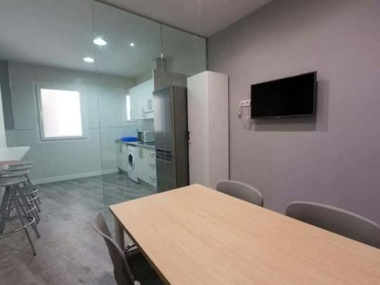 Paseo de Santa María de la Cabeza, Madrid, Community of Madrid 28045 - Photo 1