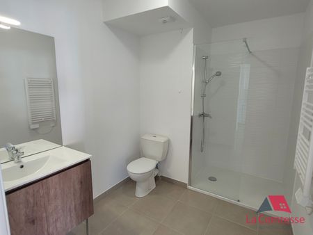 Location Appartement 2 pièces 47m² TRETS 13530 - Photo 3