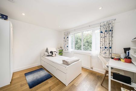 Stevenage Road, Bishops Park, SW6, London - Photo 4