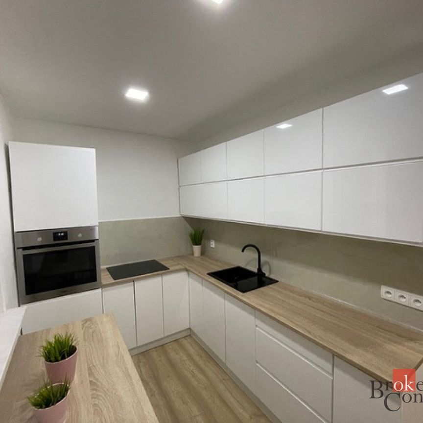 Pronájem bytu 2+1 55 m² - Photo 1