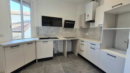 Location Appartement 4 pièces 97m² CANNES 06400 - Photo 5