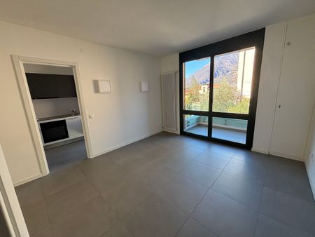 LUMINOUS 2.5-ROOM APARTMENT FOR RENT IN RECENTLY RENOVATED BUILDING - Photo 4