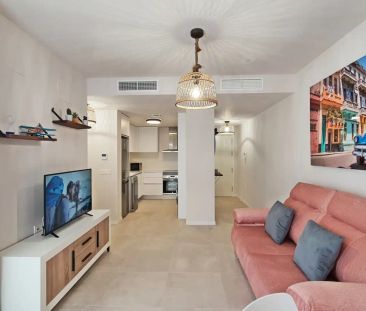 Apartamento de alquiler en Carrer de Joan de Joanes, Oliva Nova - Photo 3