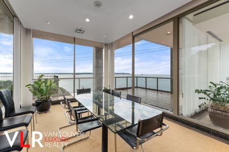 Condo in West Vancouver, BC - Photo 5