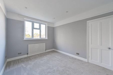 4 bedroom semi-detached house to rent - Photo 4