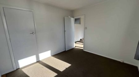 Easy on Erin Street! - Photo 3