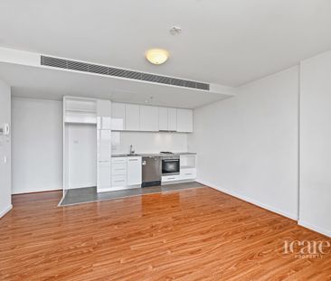 Spectacular View at Docklands Apartment - Photo 6