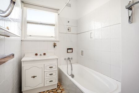 Spacious Family Home in Prime Location - Photo 5