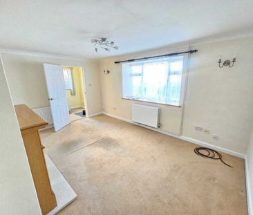 PETERBOROUGH - Photo 3