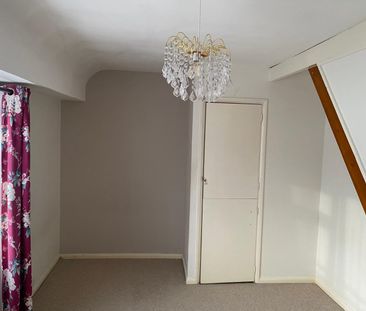 Queenswood Crescent - Photo 6