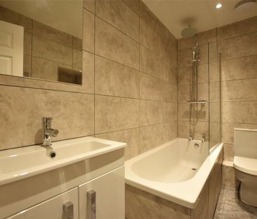 2 bedroom semi-detached house to rent - Photo 4