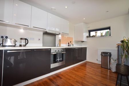 2 bedroom flat to rent - Photo 4