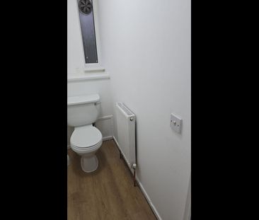 2 Bed Semi-Detached House, Thomas Close, NG3 - Photo 6