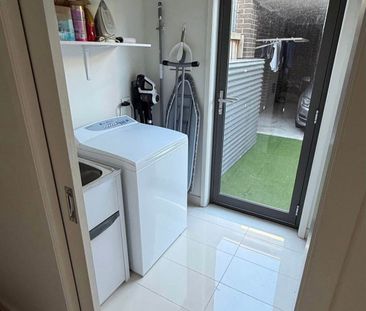 Ascot Vale - Photo 2