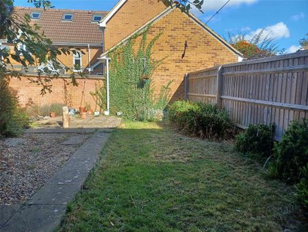 2 bedroom semi-detached house to rent - Photo 2