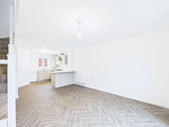 2 bedroom semi-detached house to rent - Photo 1