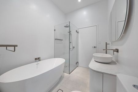 115 Derwent Street, Glebe NSW 2037 - House For Rent | Domain - Photo 3