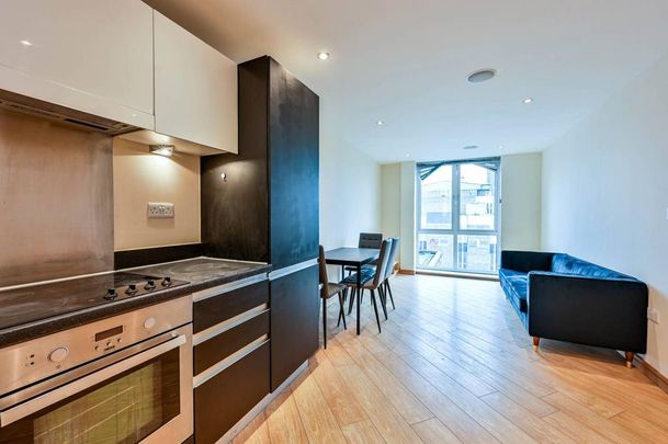 2 bedroom flat to rent - Photo 1