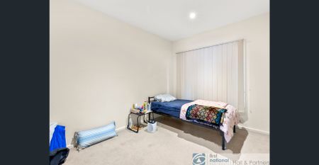 Modern 2-Bedroom Apartment with Secure Parking - Photo 4