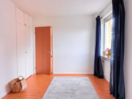 Östermalmsvägen, Finspång - Photo 2