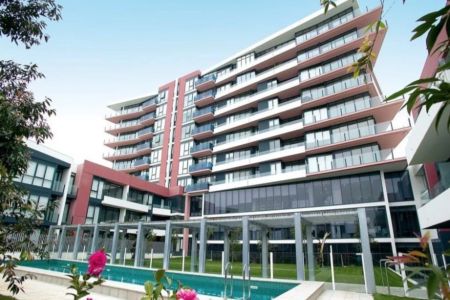 Vibrant Inner-City Living: Spacious One-Bedroom with Gym & Pool Access - Photo 3