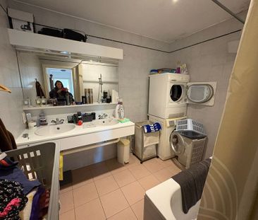 Ruim appartement met 2 volwaardige slaapkamers te centrum Jabbeke - Foto 2