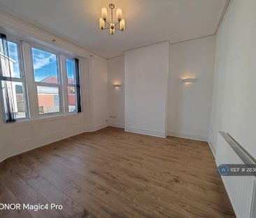 4 bedroom terraced house to rent - Photo 1