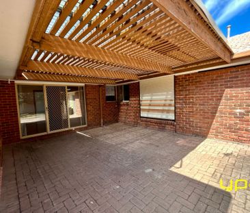 6 Beaumont Court, SYDENHAM - Photo 3