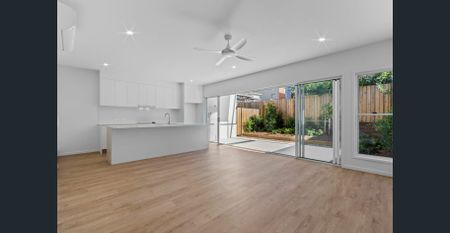 2/11 Blacket Street, Annerley, Qld 4103 - Photo 3