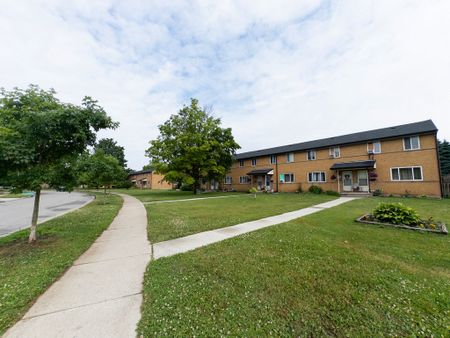 Two Bedroom Townhouse - Photo 2