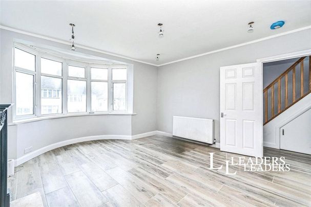 3 bedroom semi-detached house to rent - Photo 1