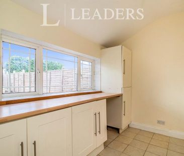 3 bedroom terraced house to rent - Photo 5