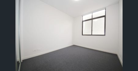 Modern and Quiet 2 Bedroom Home - Photo 2