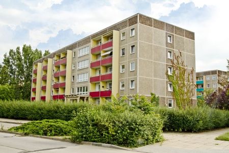 Mit Aufzug! Gut geschnittene 2-Zimmer-Wohnung mit Balkon - Photo 3